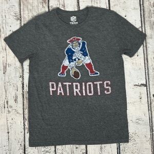 New England Patriots NFL Football SOFT Retro Tshirt